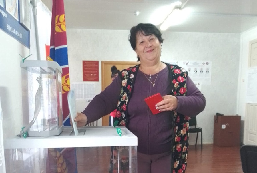 Жители района спешат на избирательные участки