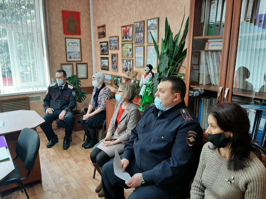 На заседание территориальной комиссии по профилактике правонарушений Новоминского сельского поселения пригласили десять человек На заседание территориальной комиссии по профилактике правонарушений Новоминского сельского поселения пригласили десять человек