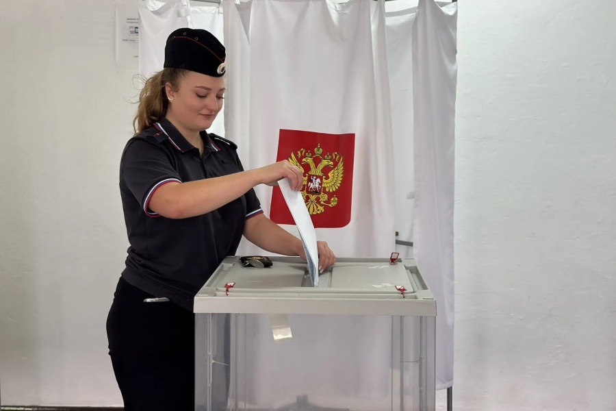 Земляки спешат на избирательные участки