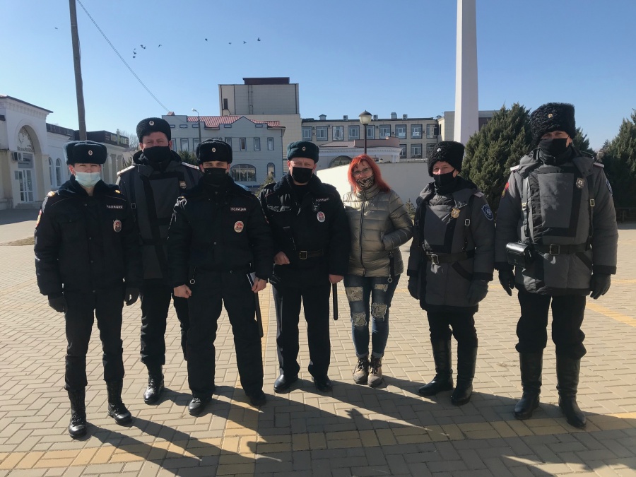 В Каневском районе общественница проверила работу нарядов патрульно-постовой службы
