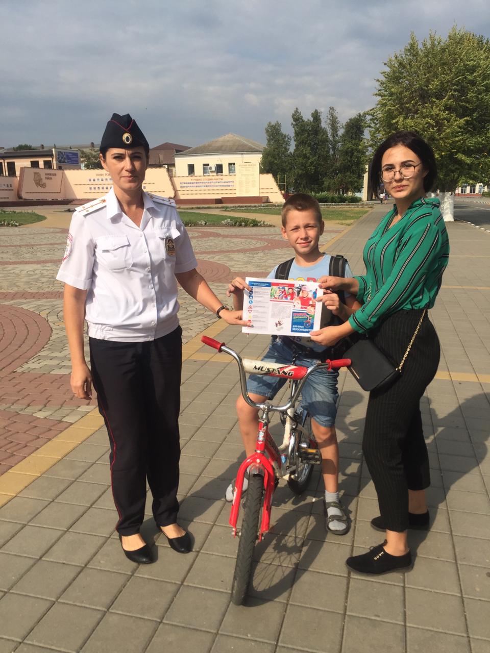 Каневские полицейские проводят акции в рамках профилактического мероприятия «Декада детской дорожной безопасности»