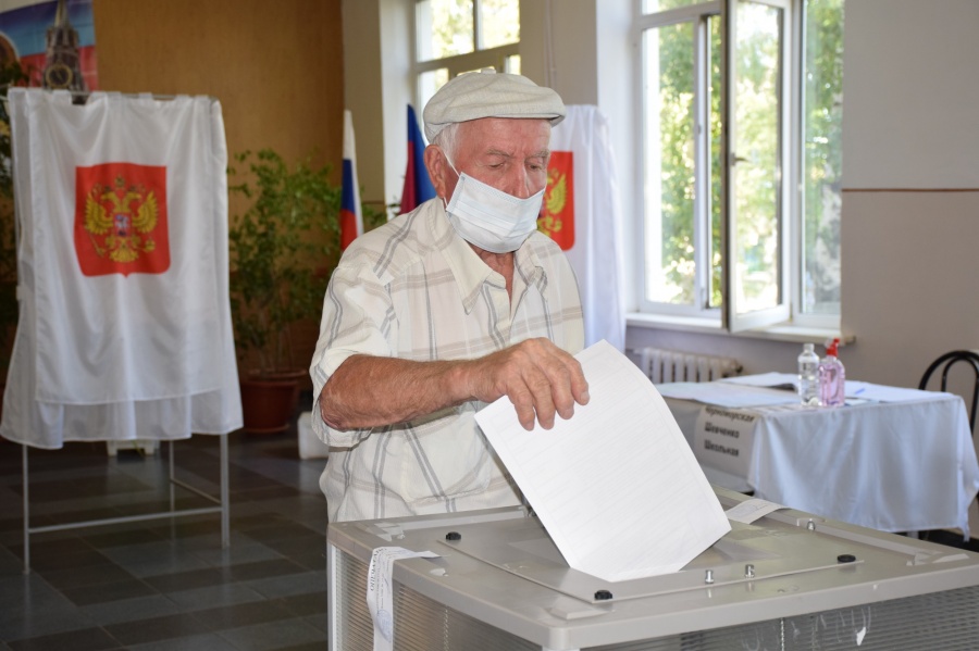 На десять утра в Каневском районе явка избирателей составила больше 64 процентов