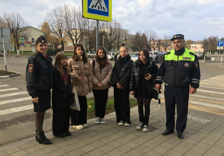 Каневские полицейские провели акцию «Будь ярким, стань заметным!»