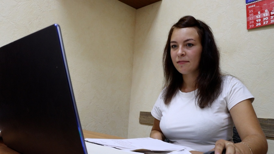 Жительница станицы Придорожной Анастасия Ракова получила желаемую работу в рамках нацпроекта «Демография»