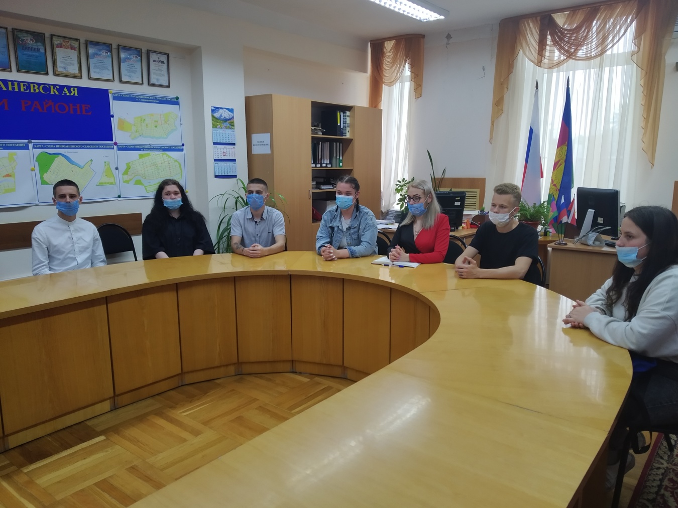 Молодежная школа завершает работу