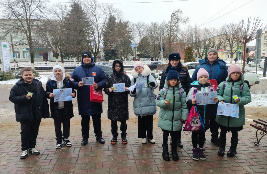 Дорожные полицейские провели акцию «Зима прекрасна, когда безопасна!»