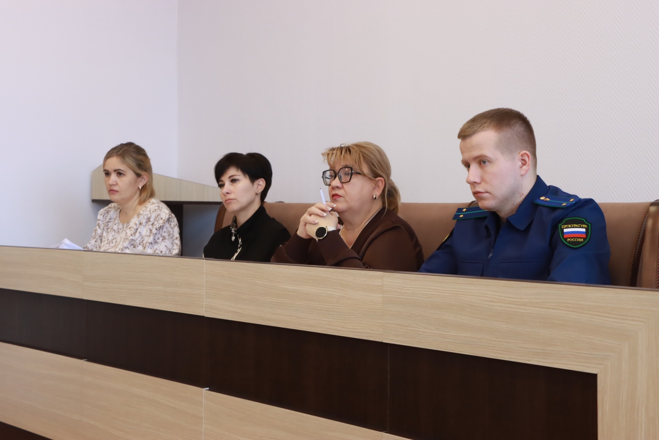 В администрации района состоялось очередное заседание комиссии по делам несовершеннолетних и защите их прав