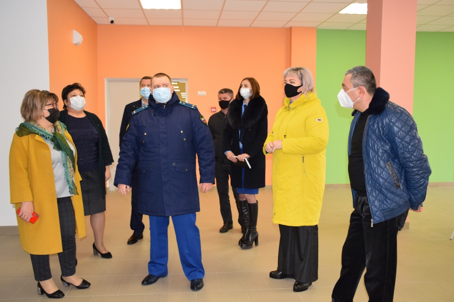 Насколько готовы блок начальной школы и центр единоборств проверили Елена Тыщенко и Артем Шаблов