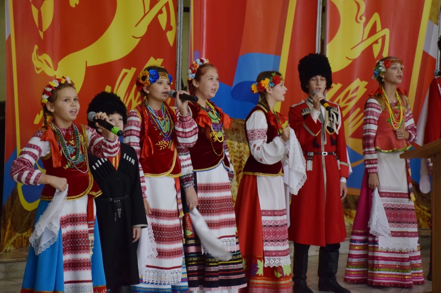 В РДК прошло торжественное мероприятие, посвящённое 89-й годовщине образования края
