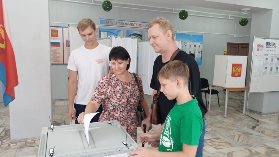 На участке 17-07 в центре творчества "Радуга" сегодня высокая явка