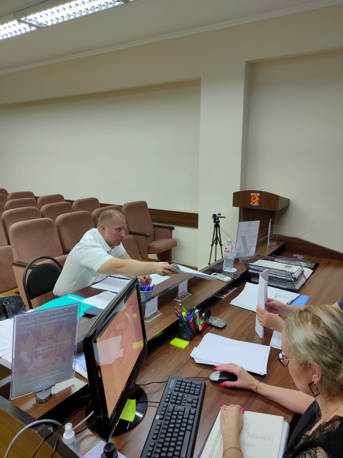 В ОИК № 22 приняли документы на выдвижение и регистрацию от кандидата Врублевского Э.Н.