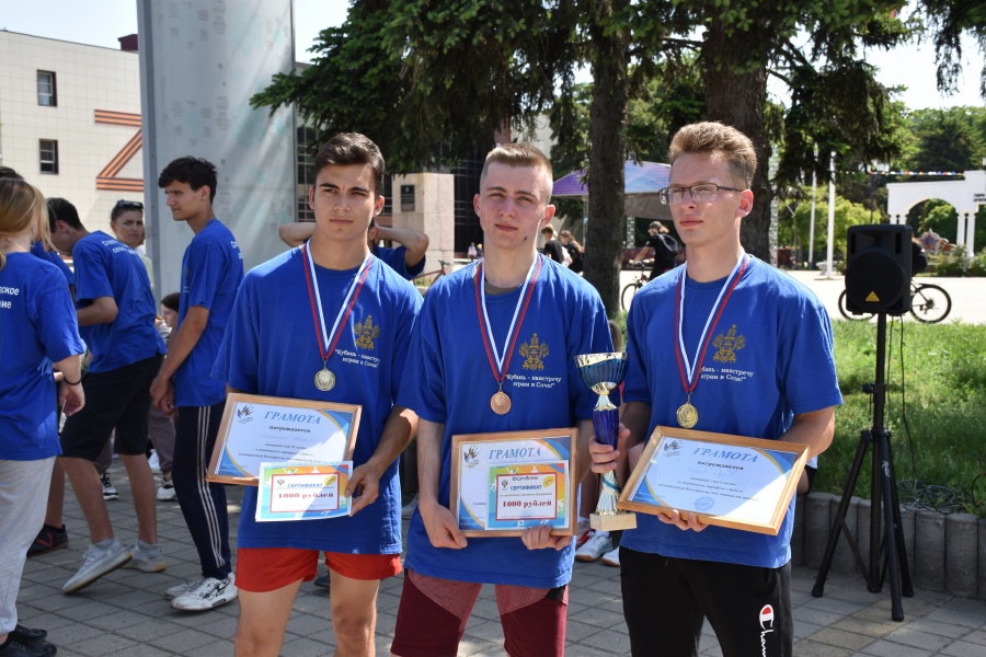 Спортивный марафон прошел в центре Каневской