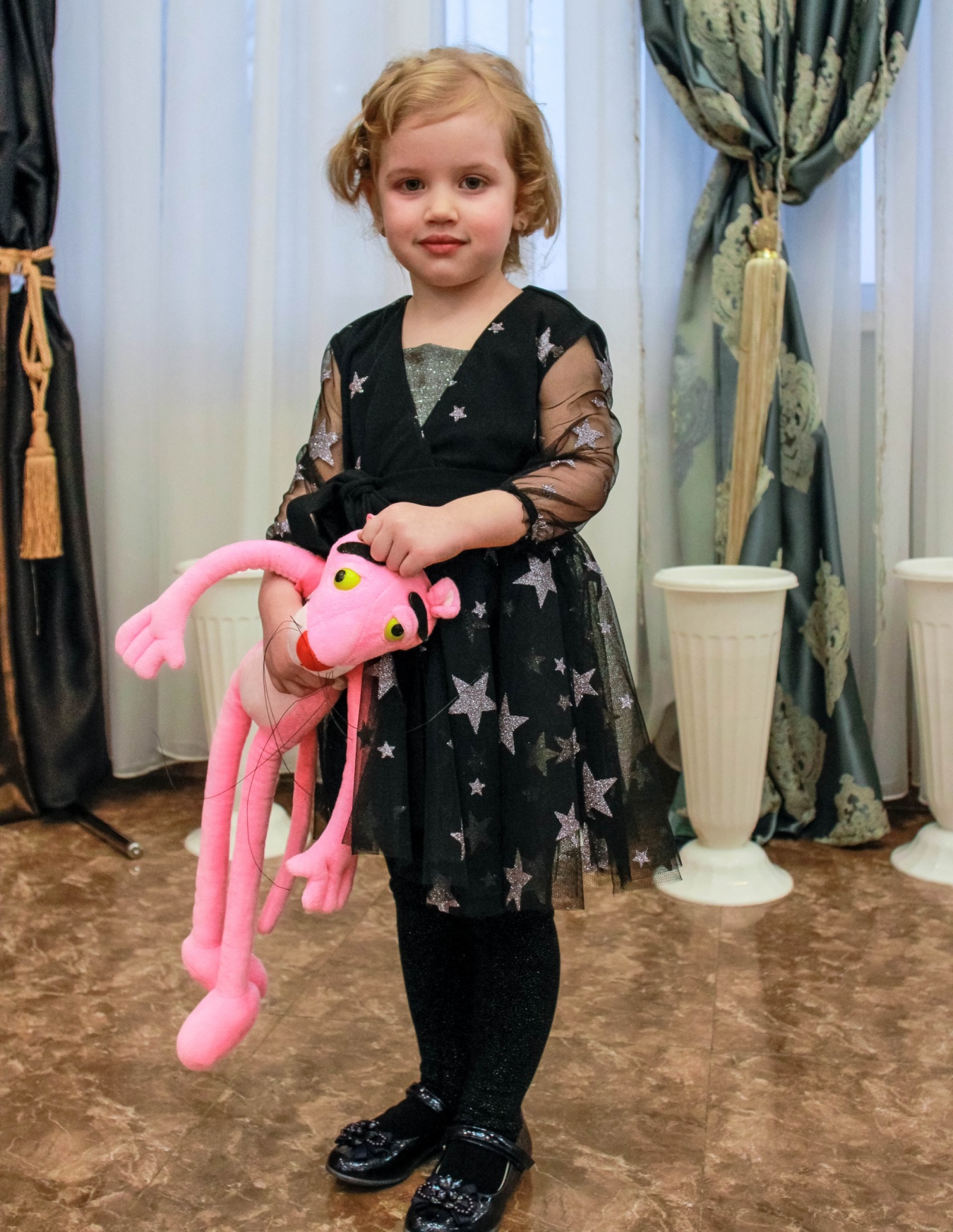 Каневской РДК запустил фоточеллендж к Международному дню защиты детей «Я и моя любимая игрушка»
