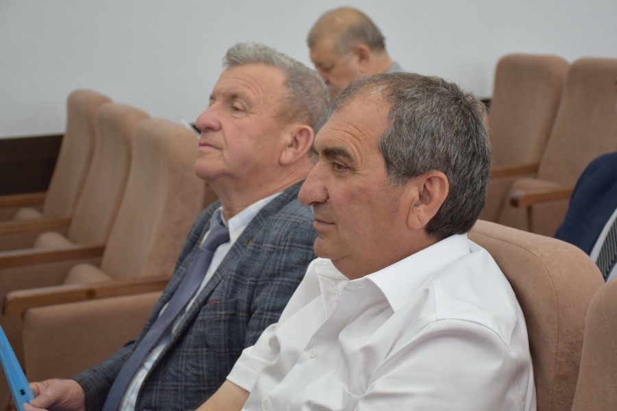 О поддержке семей, бюджетной дисциплине, новых вызовах и задачах говорили на сессии райсовета