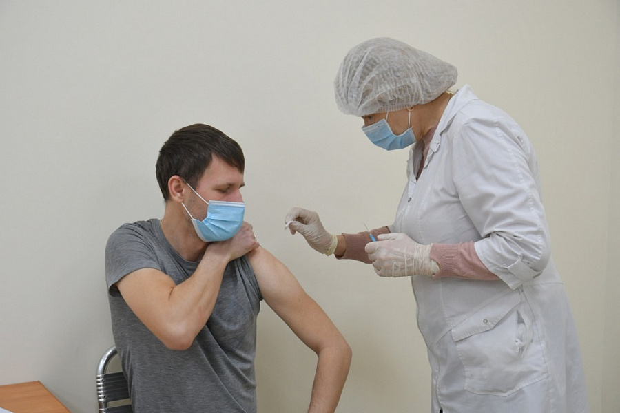 Свыше 115 тысяч жителей Краснодарского края сделали прививку от коронавируса