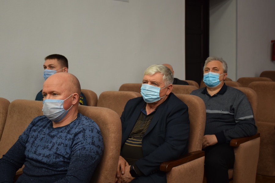 Вопрос обеспечения безопасности в новогодние праздники обсудили в администрации района