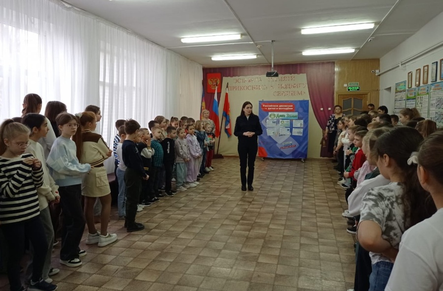 Каневские полицейские провели профилактическую беседу с учащимися школы № 12