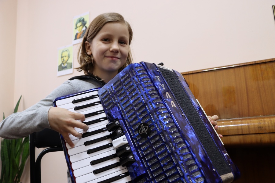 Новые музыкальные инструменты получила районная школа искусств 