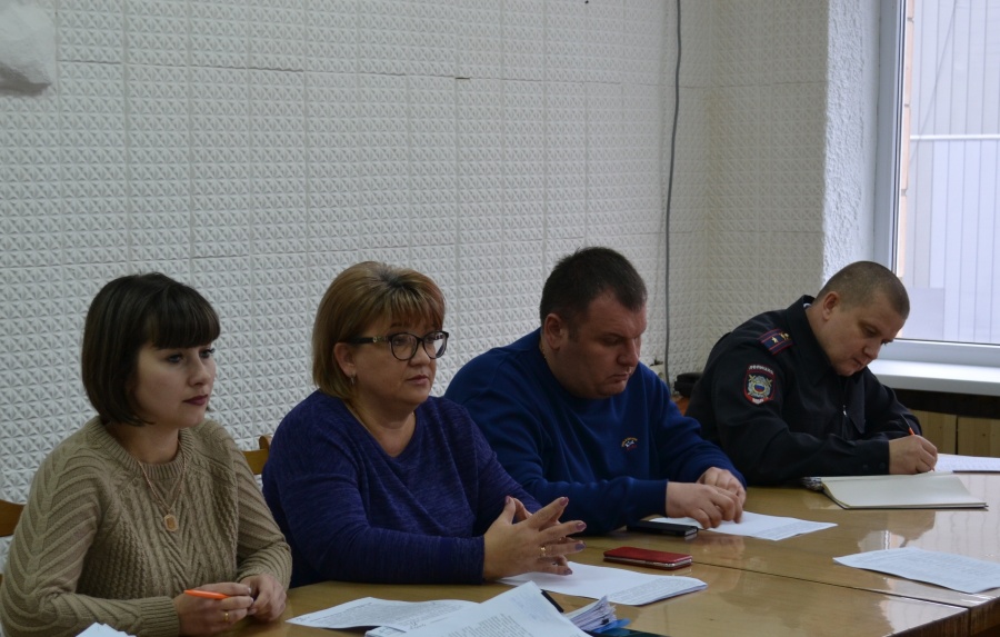 С профилактического учета сняли две семьи