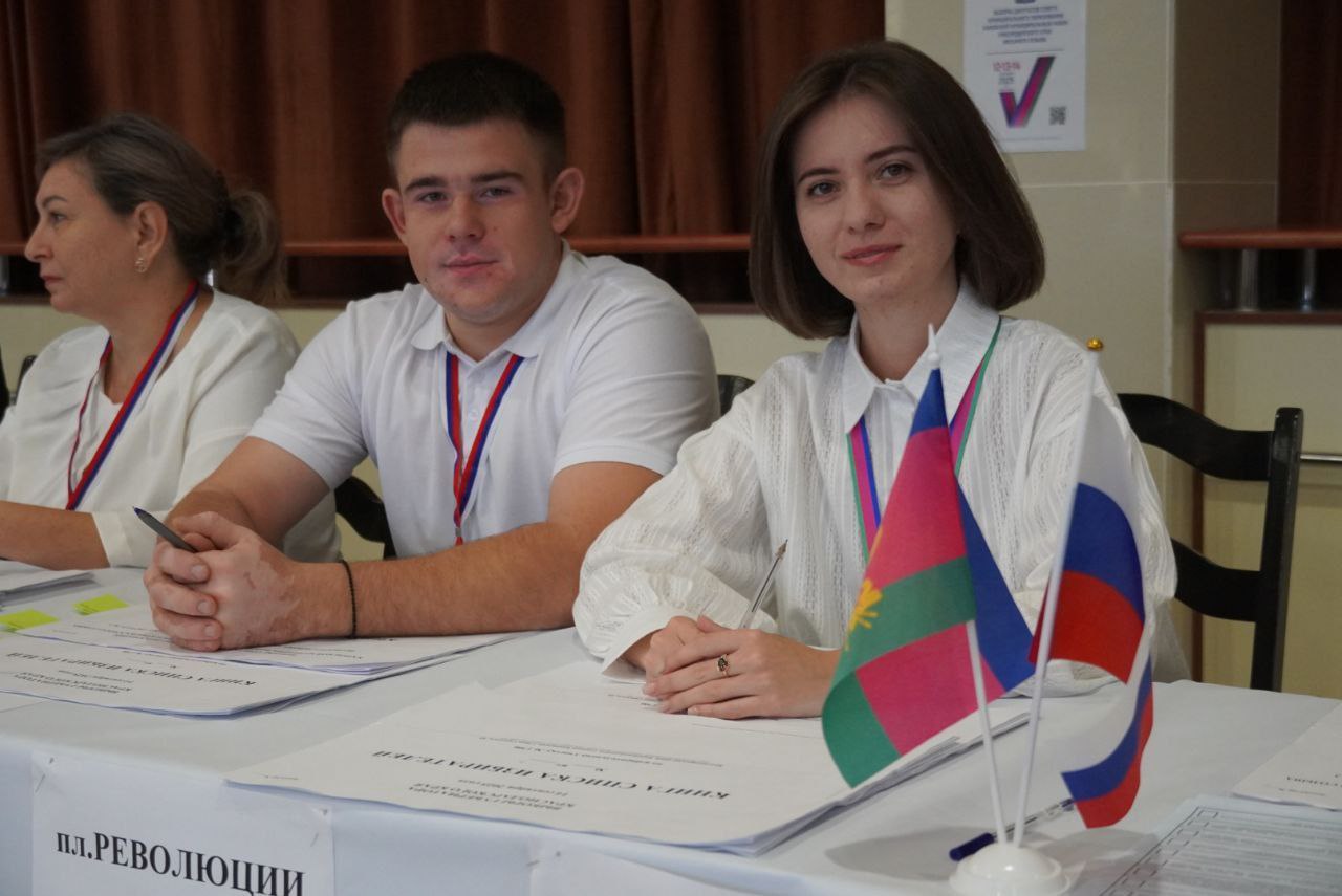 В числе членов УИК - представители молодёжного общественного совета при ТИК Каневская