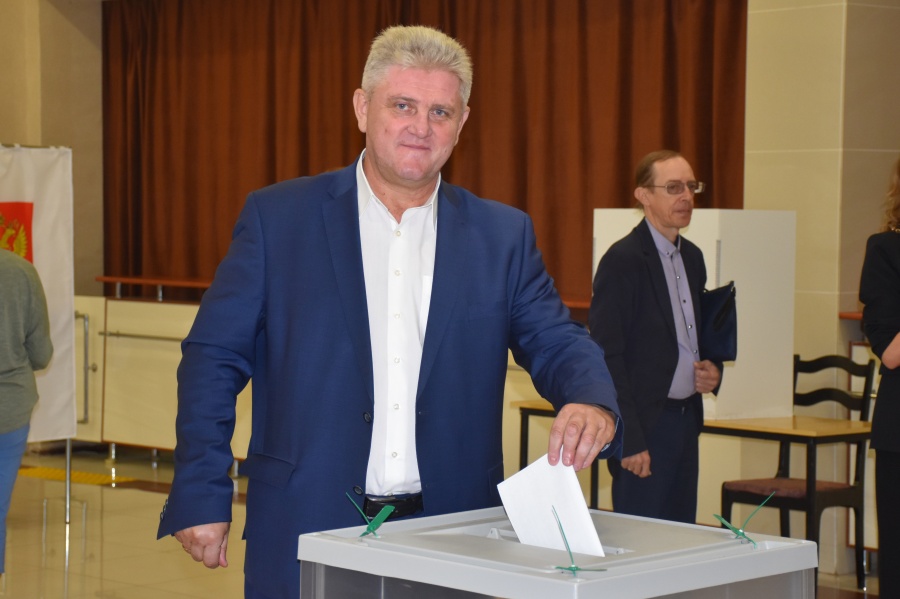 Глава района Александр Герасименко принял участие в выборах