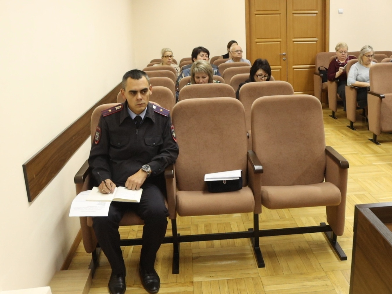 Меры по профилактике курения в подростковой среде обсудили в администрации района