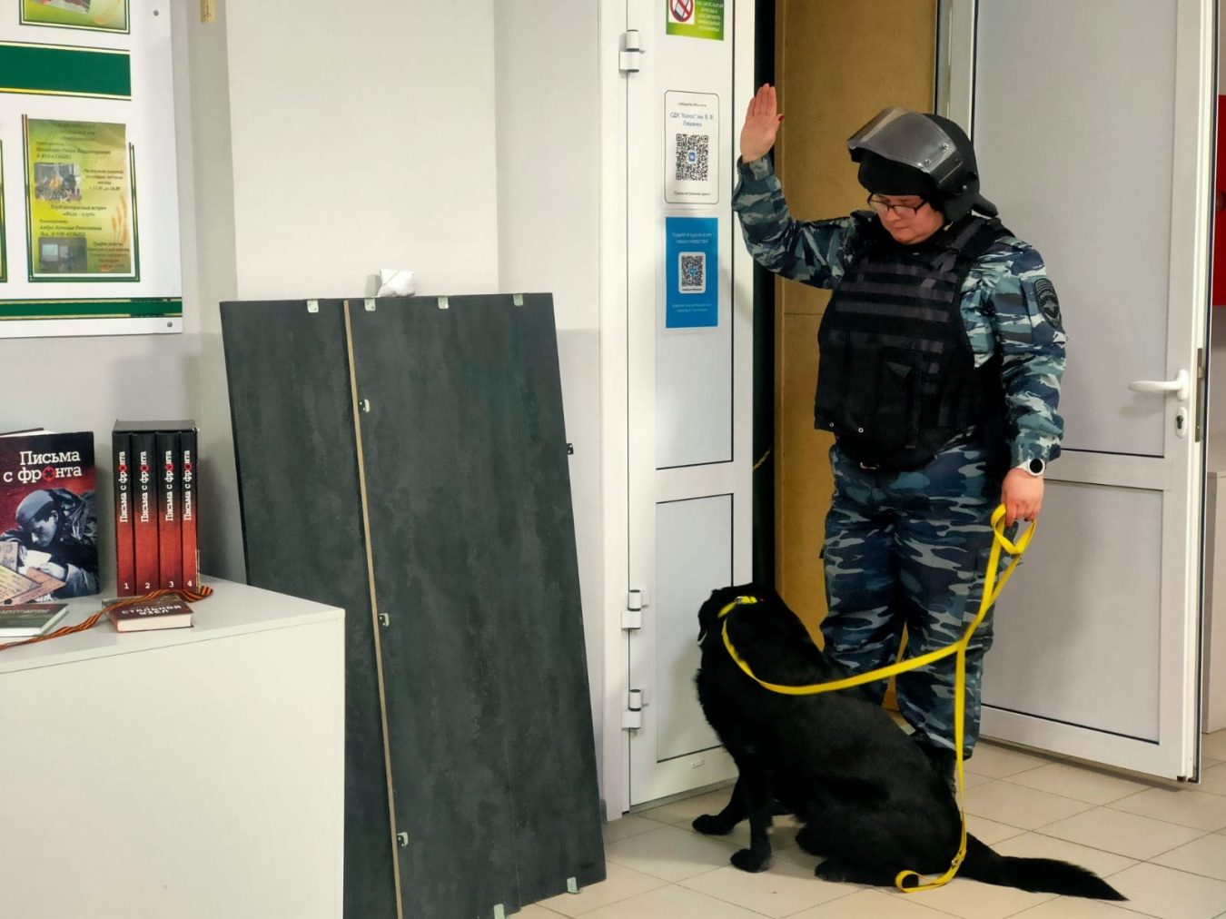 Тренировка по эвакуации граждан из помещения для голосования