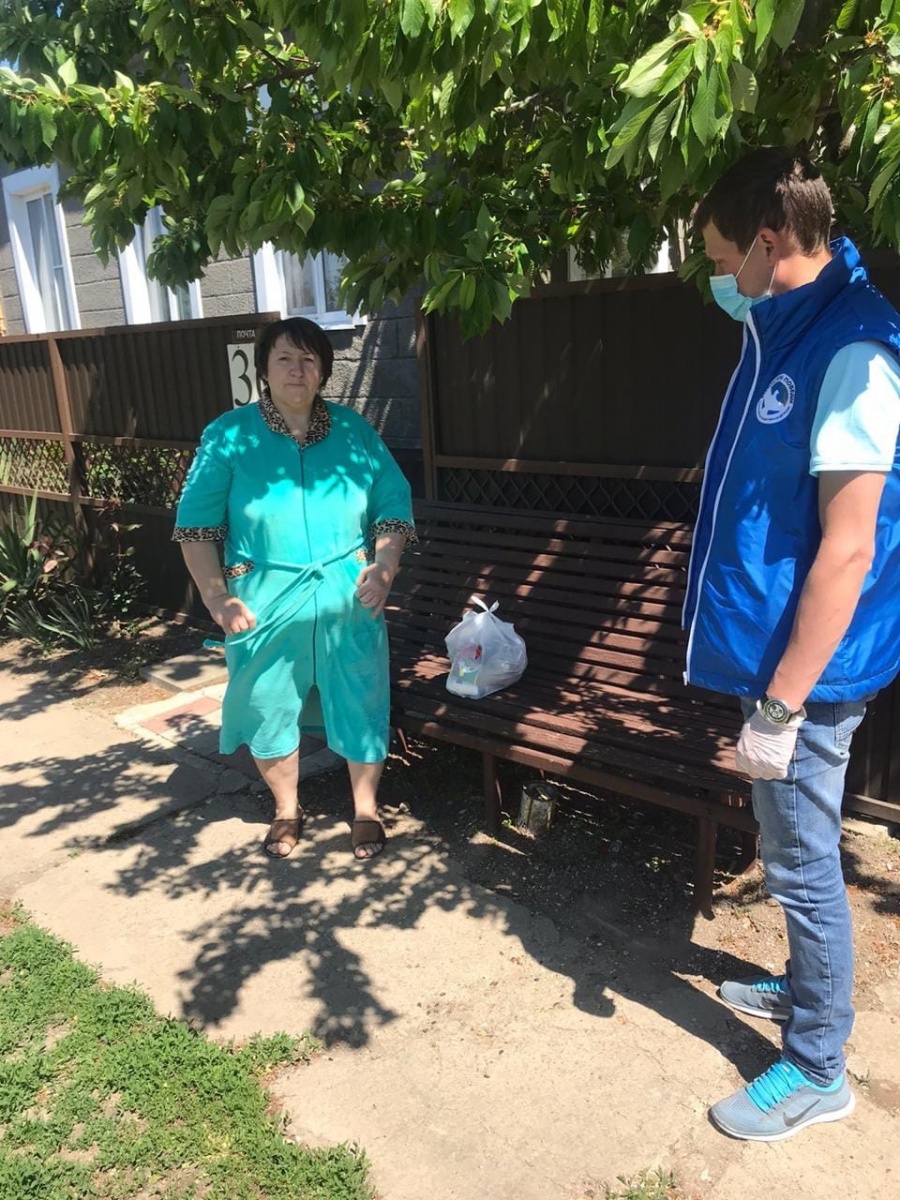 Нуждающиеся в помощи жители Каневского района получат еще сто продуктовых наборов