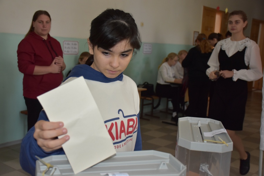 В школах Каневского района выбирают лидеров школьного ученического самоуправления