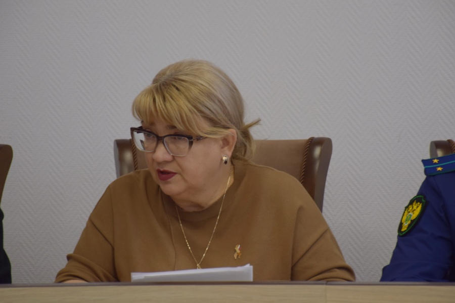Заседание комиссии по делам несовершеннолетних состоялось в администрации района 12 ноября
