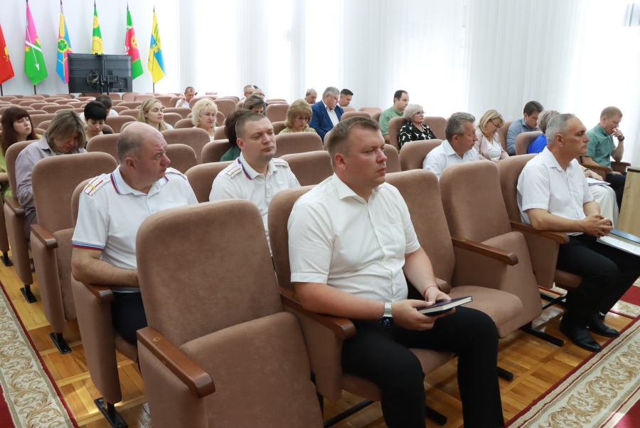 Расширенное планёрное совещание прошло в администрации района 8 июня