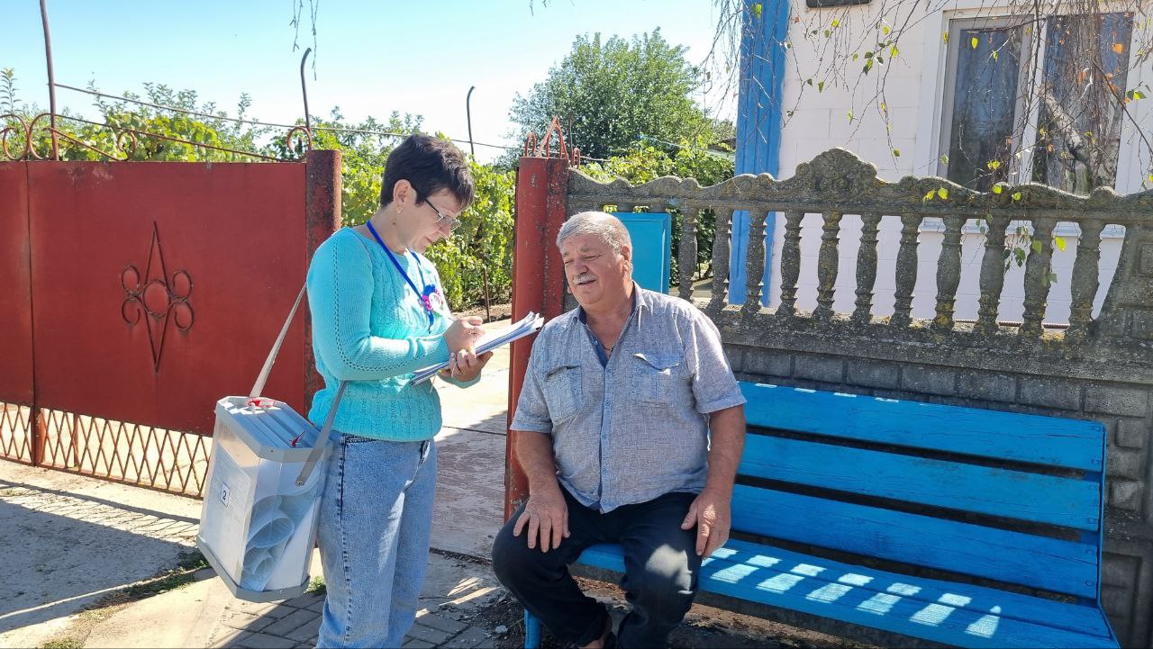 Жители Каневского района активно голосуют на дому