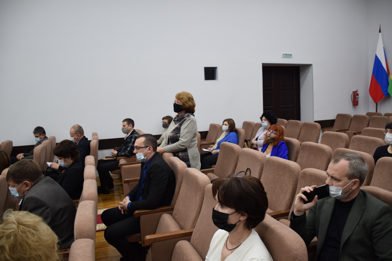 Сложную ситуацию на дорогах из-за непогоды обсудили в администрации района