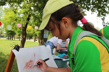 Первый районный фестиваль детских и молодежных объединений провели в каневском парке 300-летия ККВ