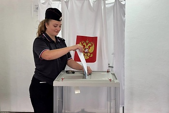 Земляки спешат на избирательные участки