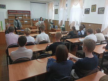Встреча председателя ТИК Каневская с учащимися 11 классов