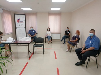 Основной день голосования по внесению поправок в Конституцию стартовал 