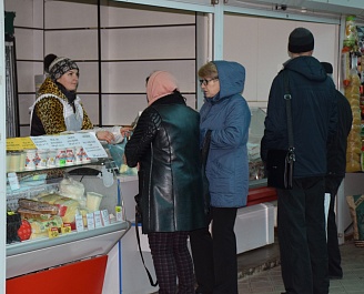 Роман Куринный с рабочим визитом посетил рынок Каневской