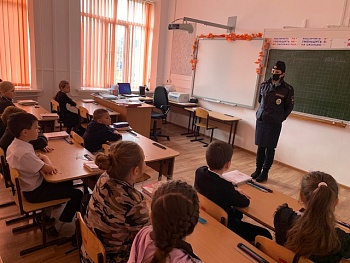 Сотрудники ГИБДД Каневского района провели акцию «Безопасная дорога в школу»