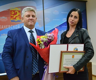 Участников Кубанской ярмарки наградил глава района