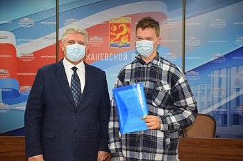 В первый день зимы ключи от новых квартир получили 7 ребят из Каневского района 
