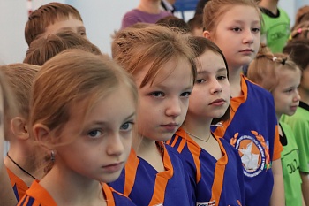 Ровесники Олимпиады, проводимой в Сочи 10 лет назад, сразились в спорткомплексе «Юность» в 8 видах эстафет