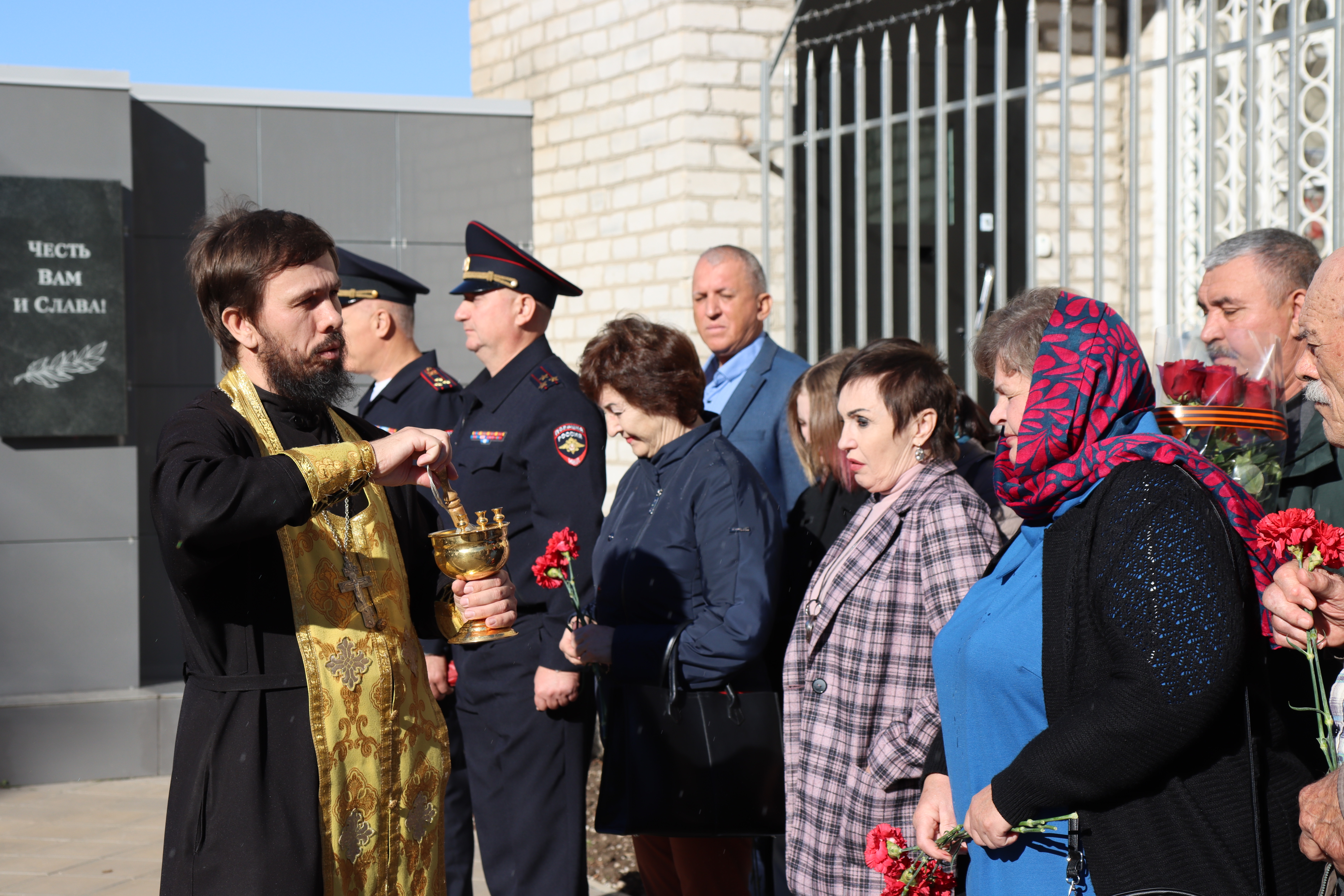 В станице Каневской открыли доску памяти погибшим сотрудникам ОВД
