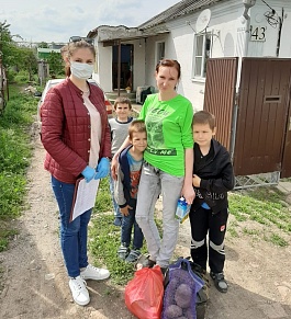 Продуктовую помощь оказывают семьям района в условиях карантина крупные сельхозпредприятия