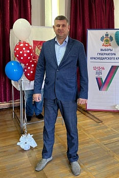 Участковые избирательные комиссии встречают первых избирателей