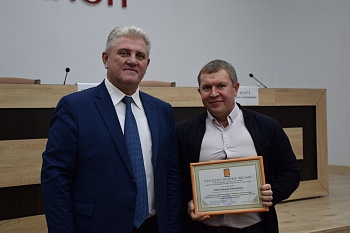 Глава района наградил организаторов выборов Каневского района