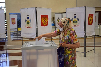 Участие в выборах губернатора и депутатов райсовета приняла Наталья Боева