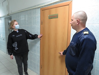 В Каневском районе общественница проверила работу мест принудительного содержания граждан