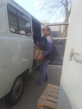 Семьи района продолжают получать помощь в условиях карантина