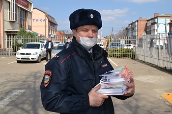 Более 8 миллионов рублей отдали жители района в руки мошенников 